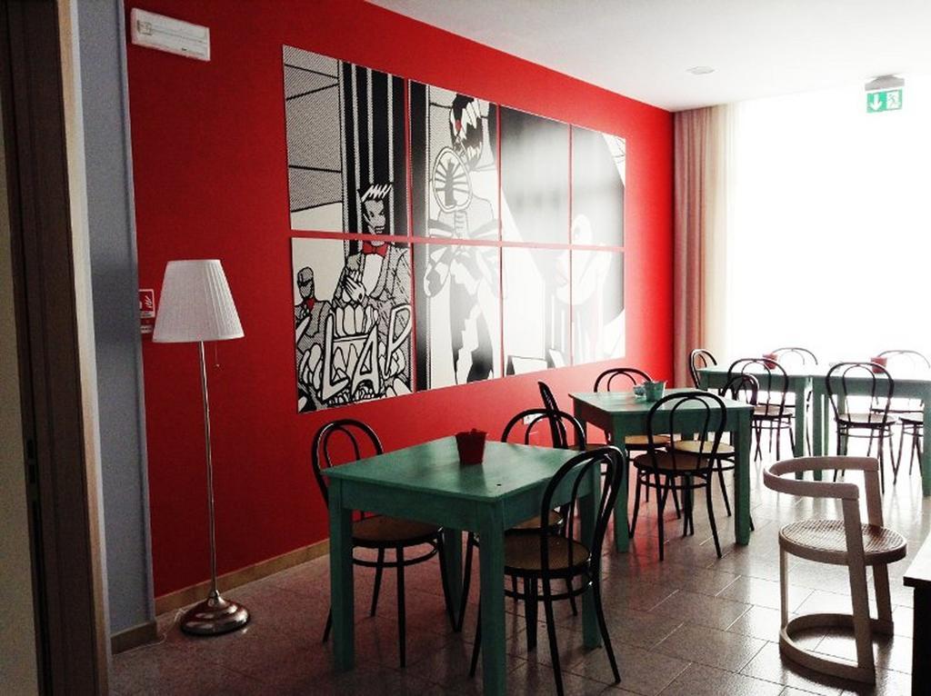 Hotel Byron Solo Per Giovani Riccione Exterior photo